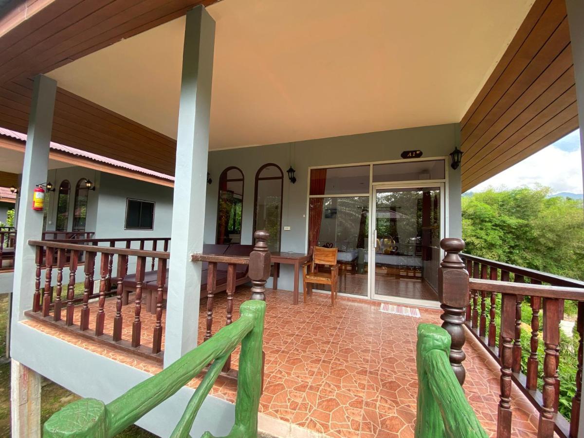 Khao Sok Jungle Huts Resort Khao Sok National Park Экстерьер фото