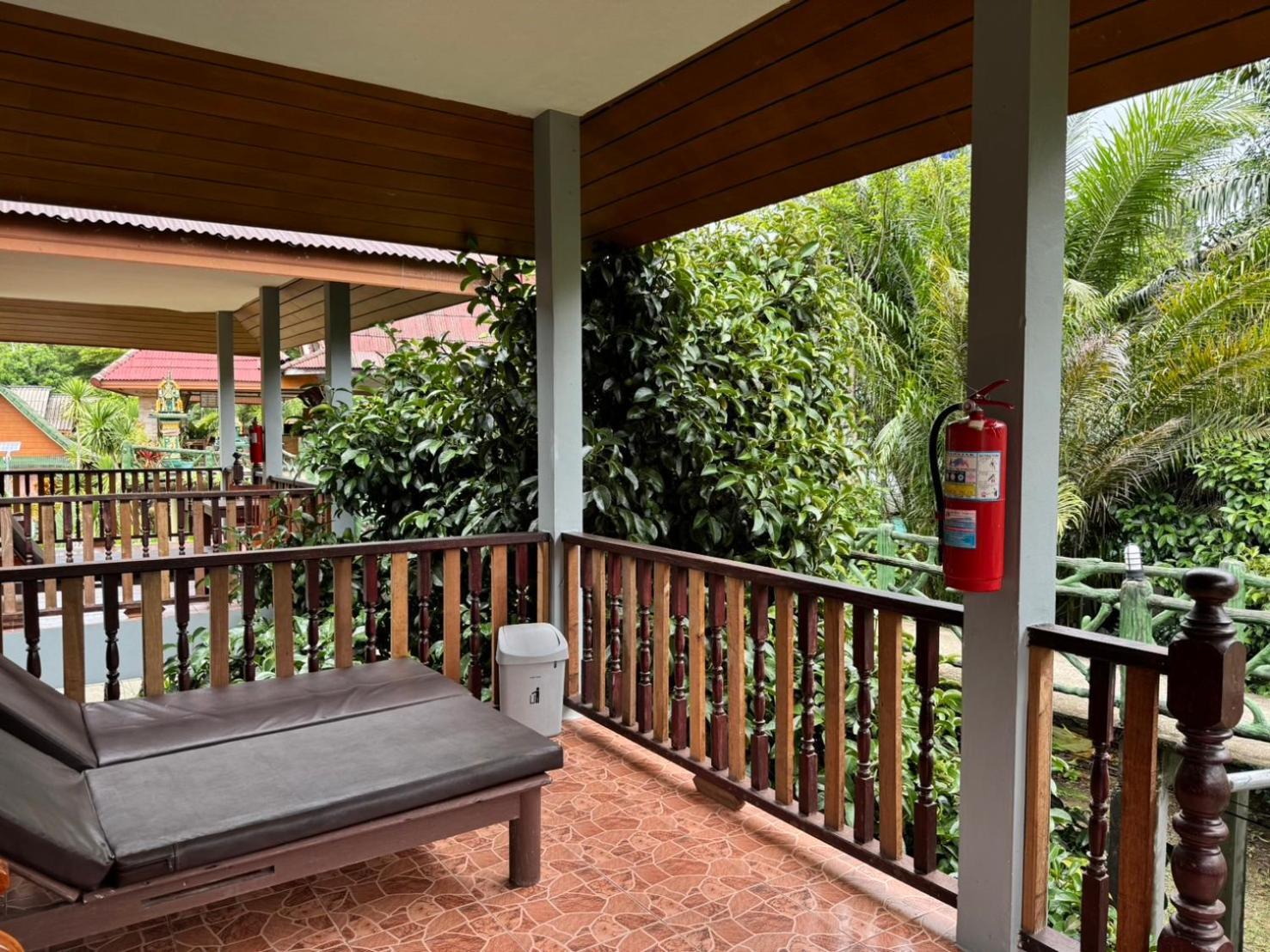 Khao Sok Jungle Huts Resort Khao Sok National Park Экстерьер фото